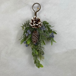 [XL2631] 12" PINE AND LEAF HANGER W/ BLUE BERRIES AND CONES