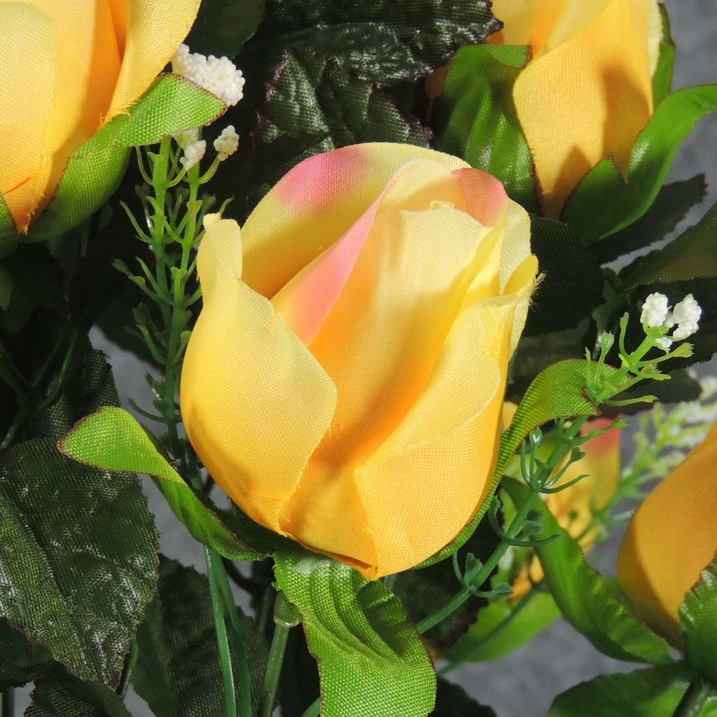 ROSE BUD SATIN BUSH X12 W/GYPSO  YELLOW