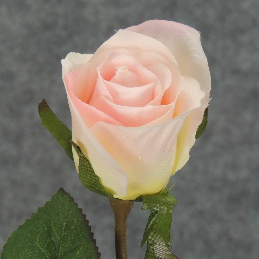 ROSE STEM LARGE BUD 26"  LIGHT PINK