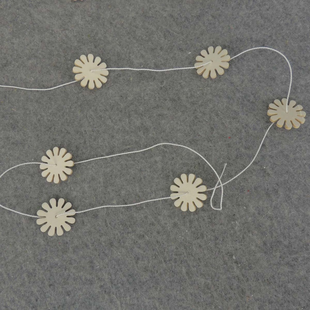 9' GARLAND 1.25&quot; SIMPLE WOOD FLOWER  WHITE