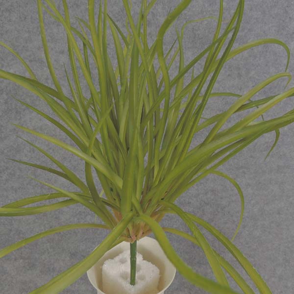 GRASS BUSH 20" PLASTIC  LIGHT GREEN