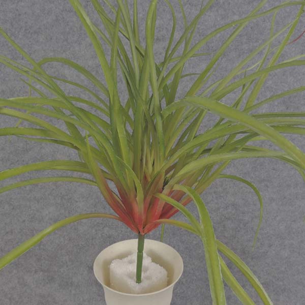 GRASS BUSH 20" PLASTIC  RED/GREEN