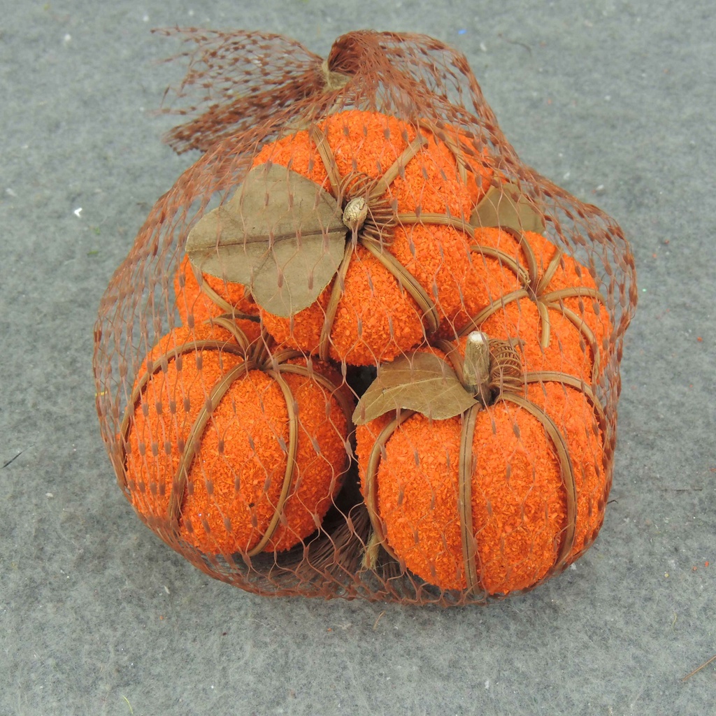 PUMPKINS 3" (6/BAG) ORANGE