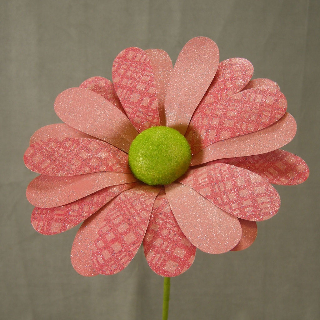 DAISY 7" DIA. 25" O.A.L. PLAID