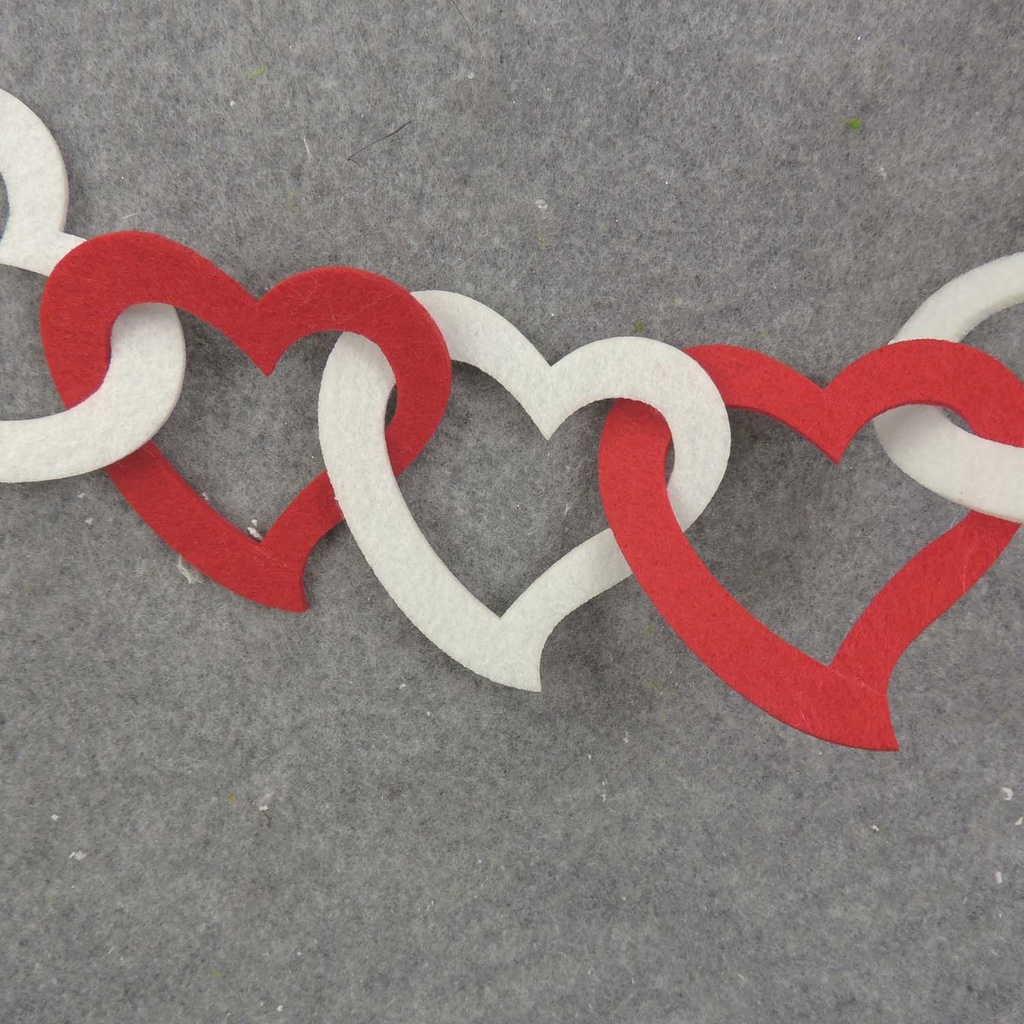 HEART CHAIN GARLAND 66&quot; RED/WHITE