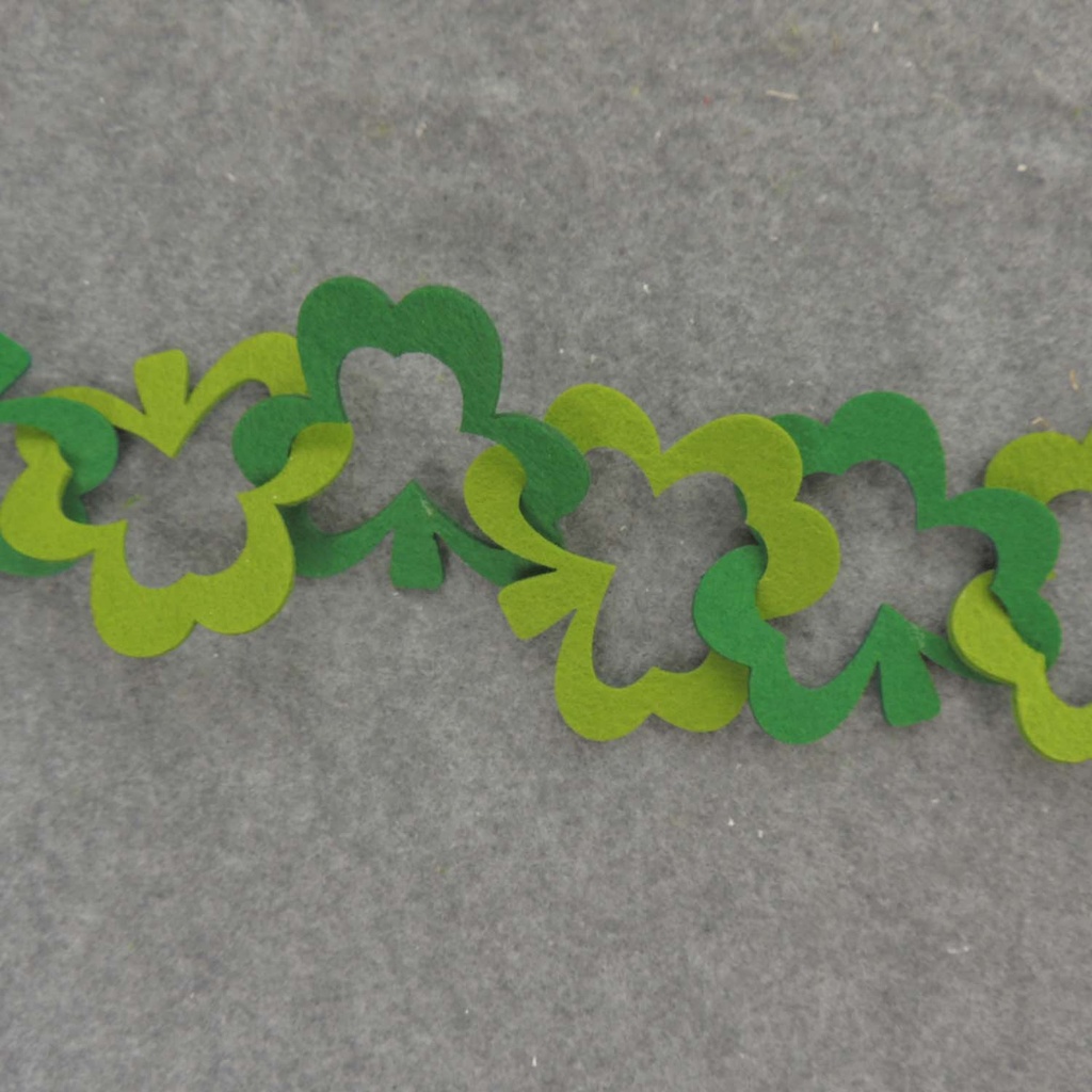 SHAMROCK CHAIN GARLAND 72" GREEN