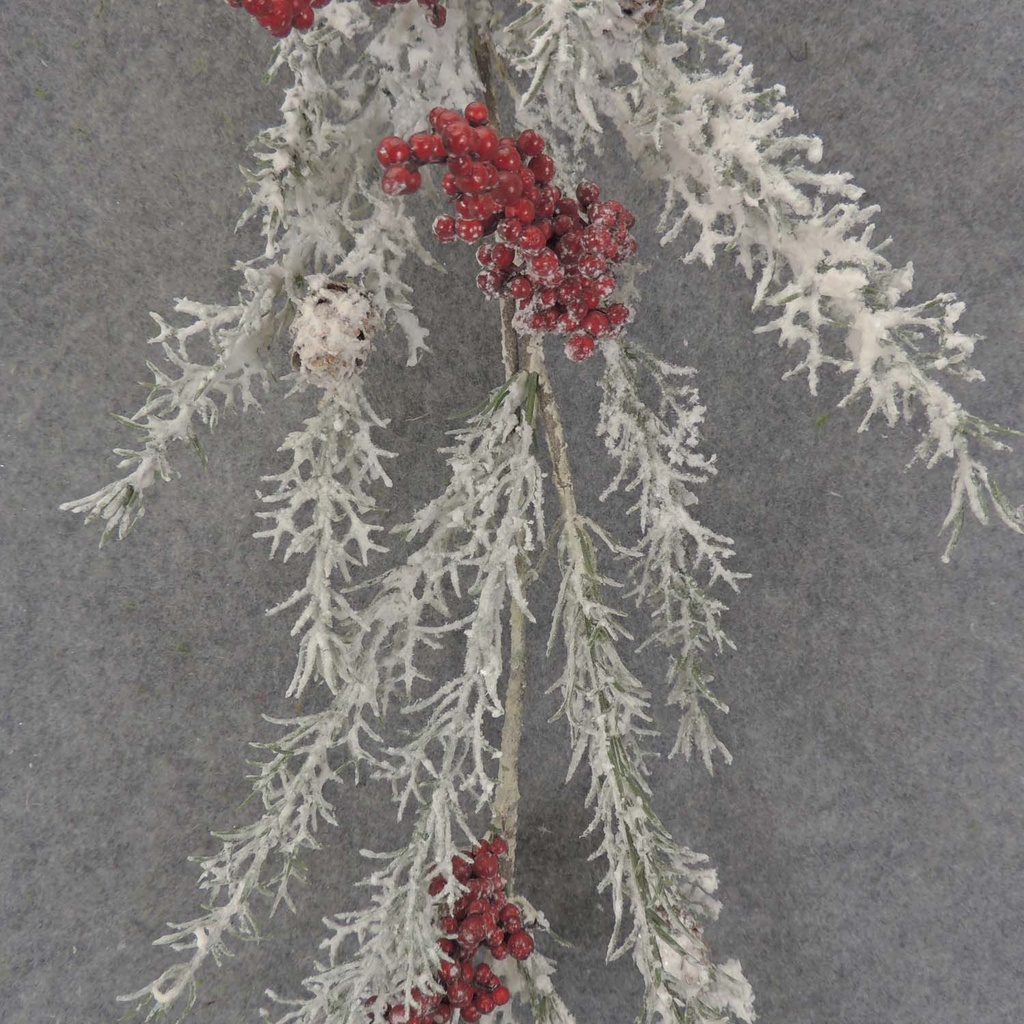 PINE GARLAND W/BERRY CLUSTERS W/SNOW 45&quot;