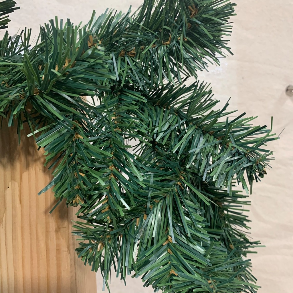 20" PINE WREATH (36 TIPS)