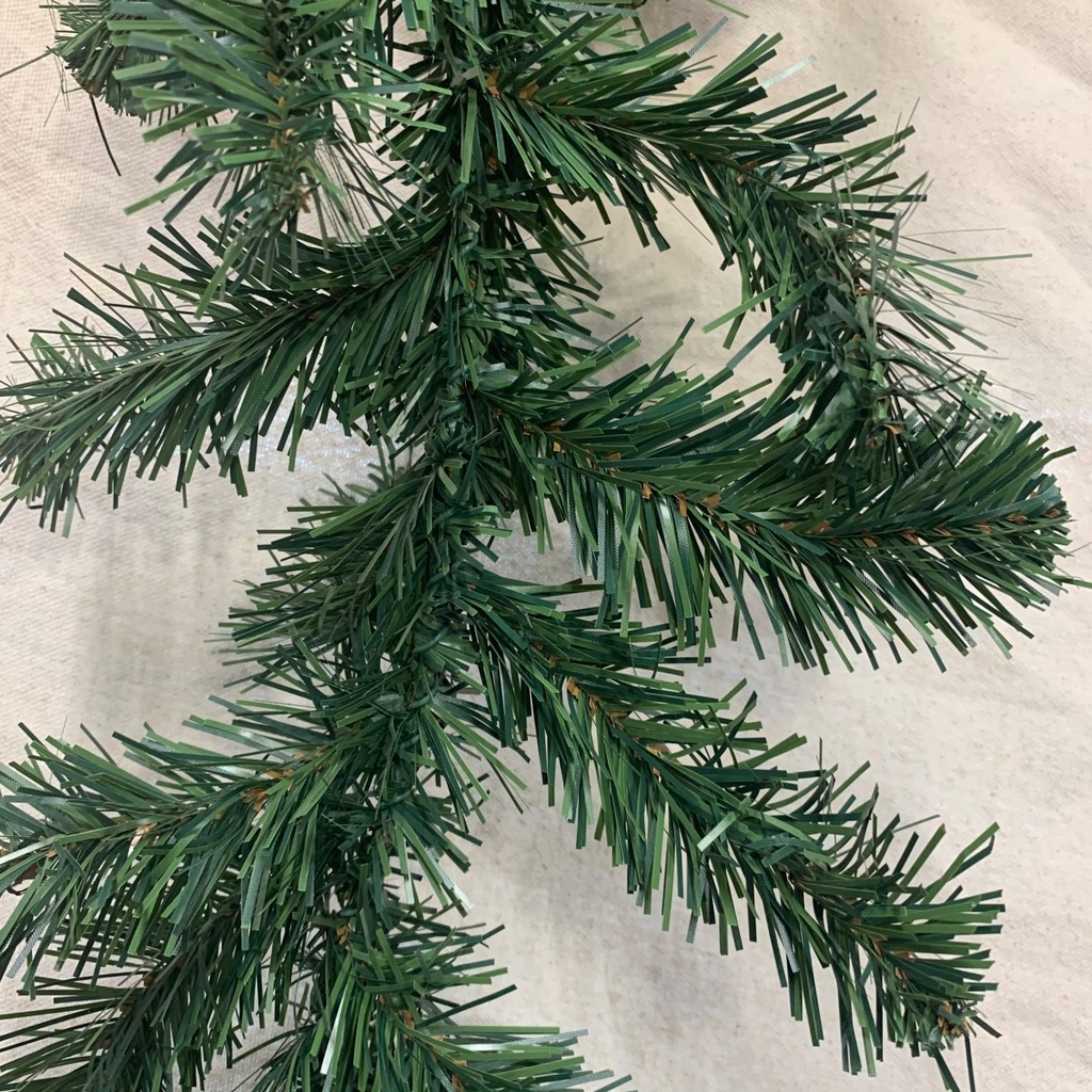 9' PINE GARLAND (50 TIPS)