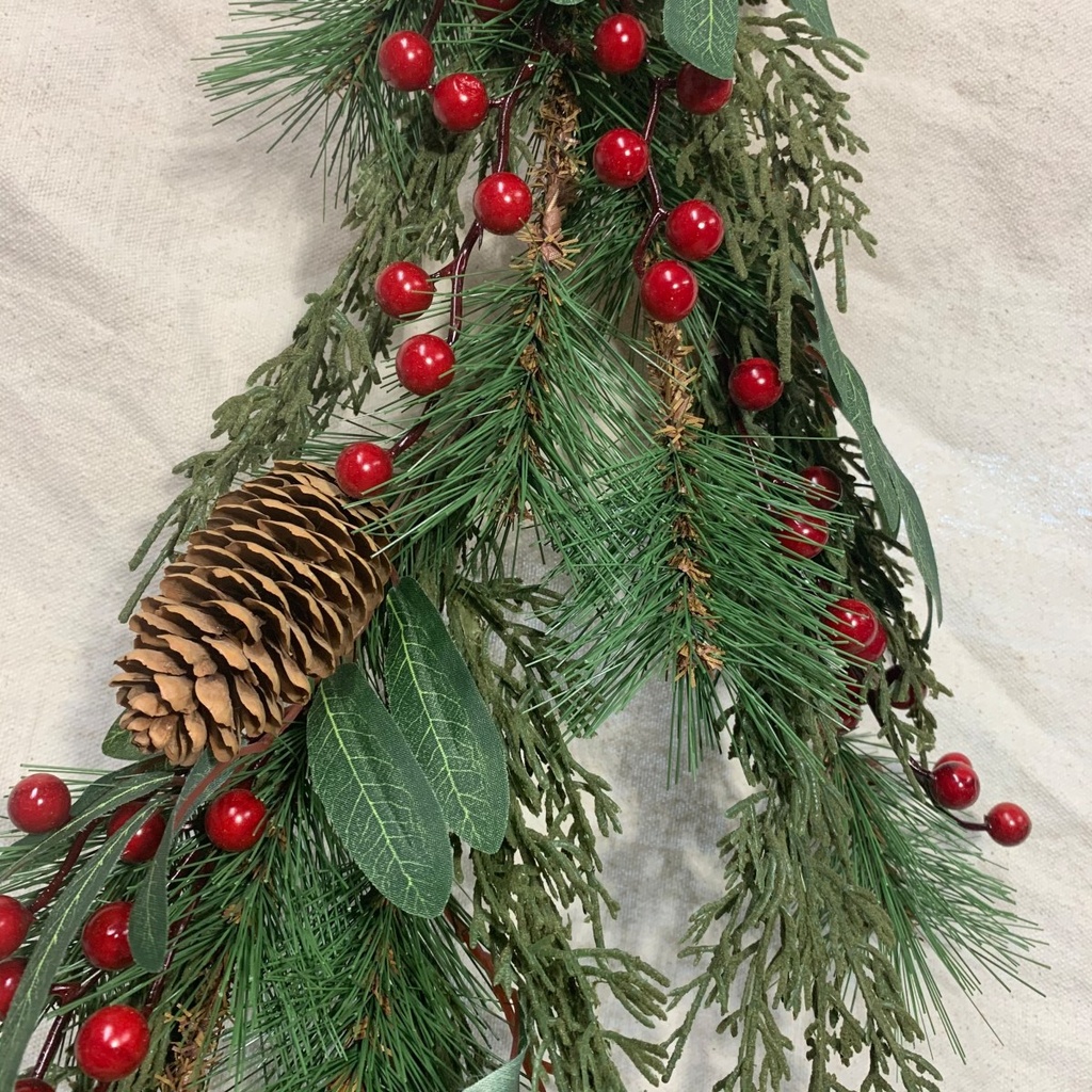 5' PINE GARLAND W/ BERRIES & CONES