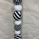 4' BALL STRING GARLAND BLACK/WHITE