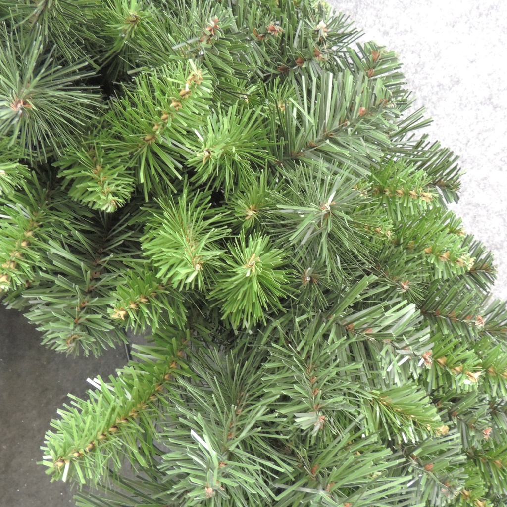 24&quot; TWO-TONE GREEN PINE WREATH