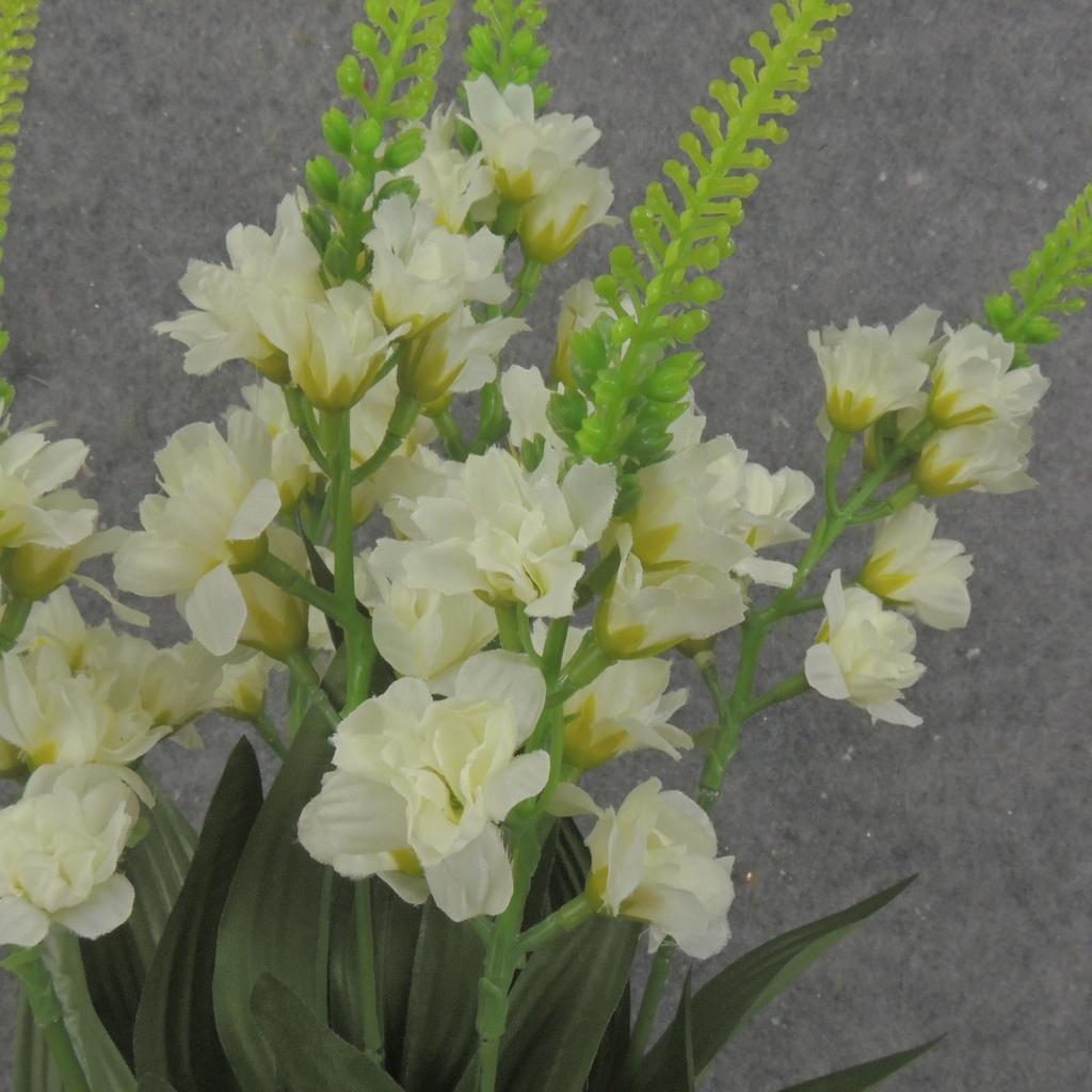 20" SPIKE FLOWER BUSH X7 CREAM