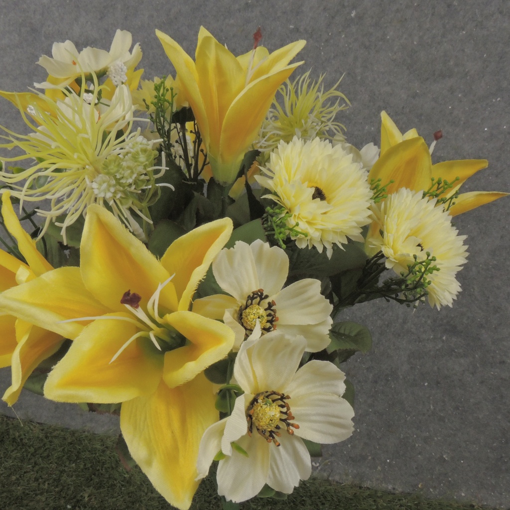 18.5&quot; LILY/ASTER/COSMOS BUSH X18 YELLOW/CREAM