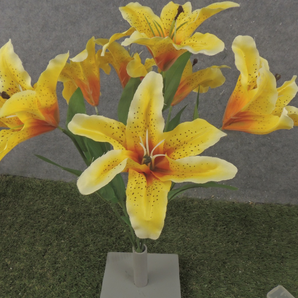 20" LILY BUSH X7 YELLOW