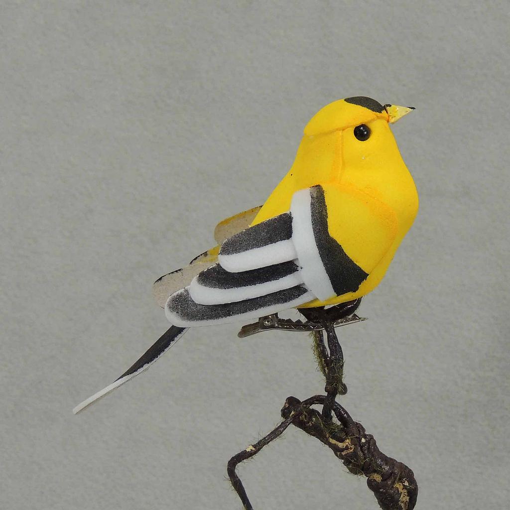 [B6719] 3.75" GOLDFINCH MUSHROOM W/CLIP