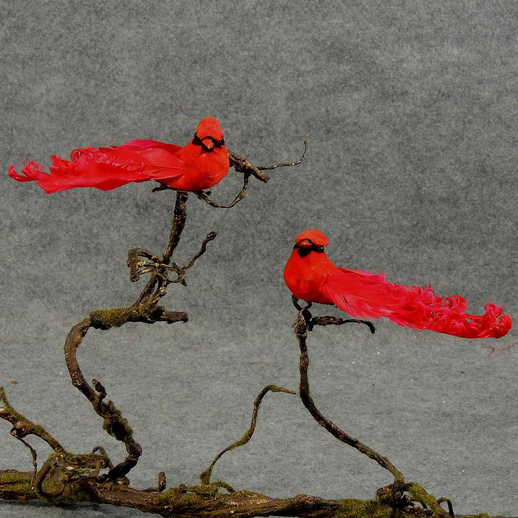 6.25" CARDINAL MUSHROOM/FEATHER W/CLIP