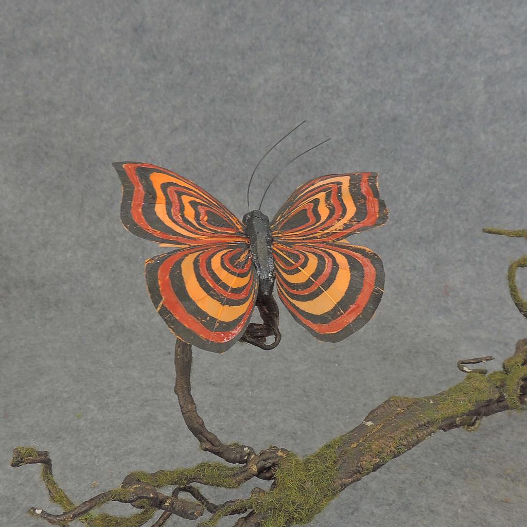 BUTTERFLY W/CLIP  4" BLACK/ORANGE