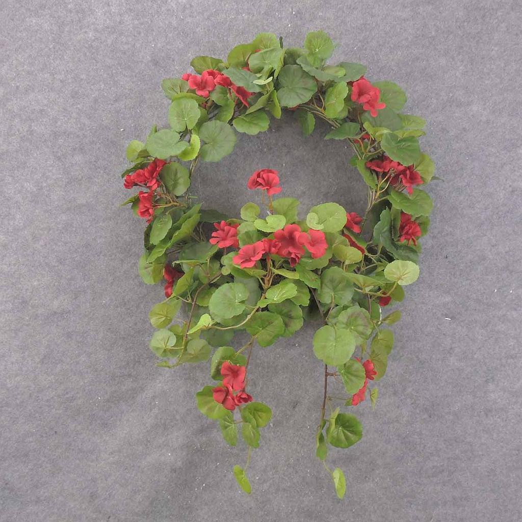 16" WREATH GERANIUM W/POT RED