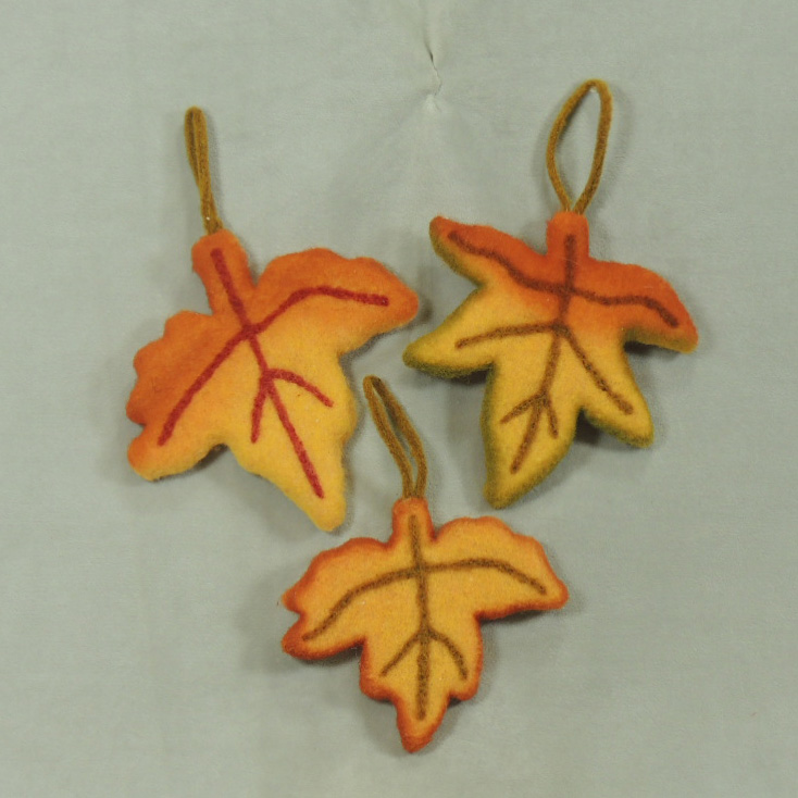 MAPLE LEAF WOOL ORNAMENT 3-ASST 6.5" x 6.5" (3 PER SET)