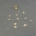 9' GARLAND 1.25" SIMPLE WOOD FLOWER  WHITE