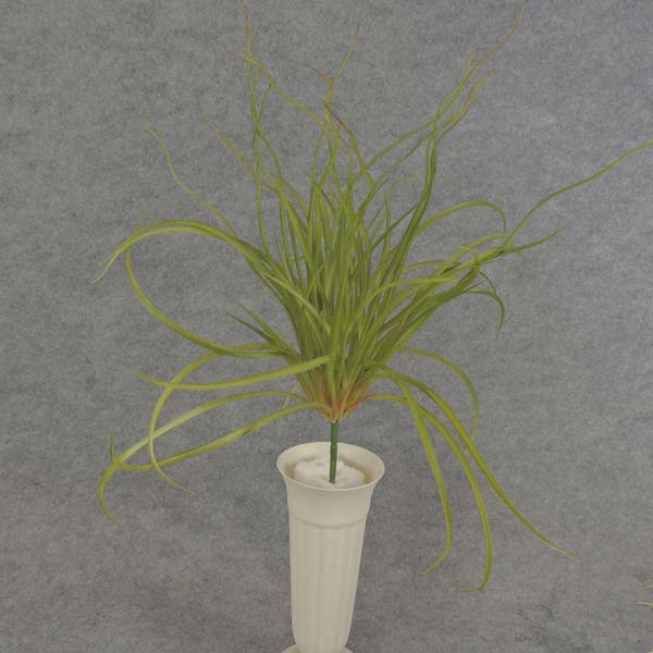 GRASS BUSH 20" PLASTIC  LIGHT GREEN