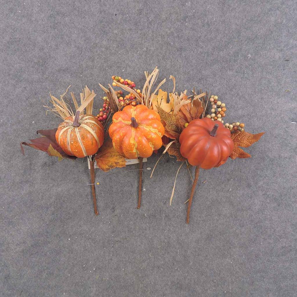 [SBF9030] 10" PUMPKIN PICK 3-ASST W/LEAF & BERRIES