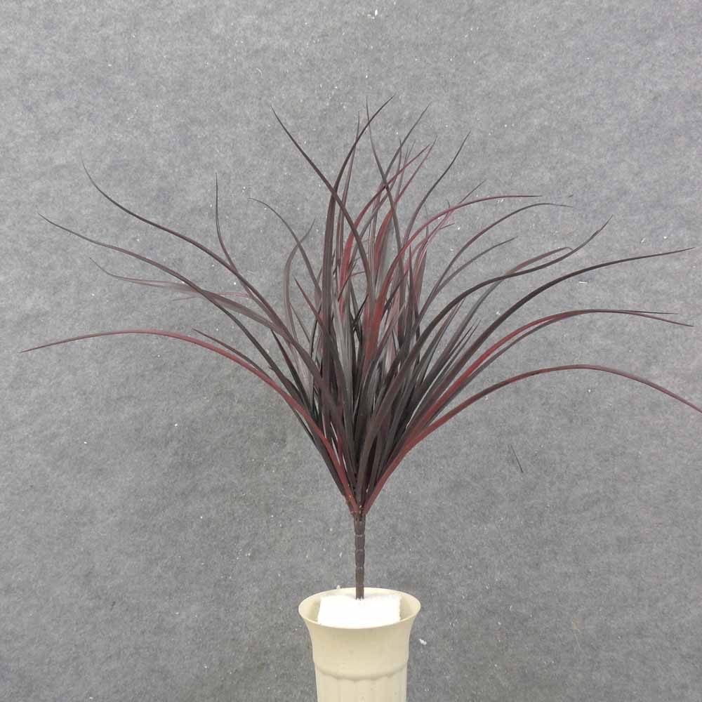18" BURGUNDY GRASS BUSH