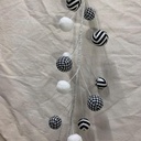 4' BALL GARLAND BLACK/WHITE