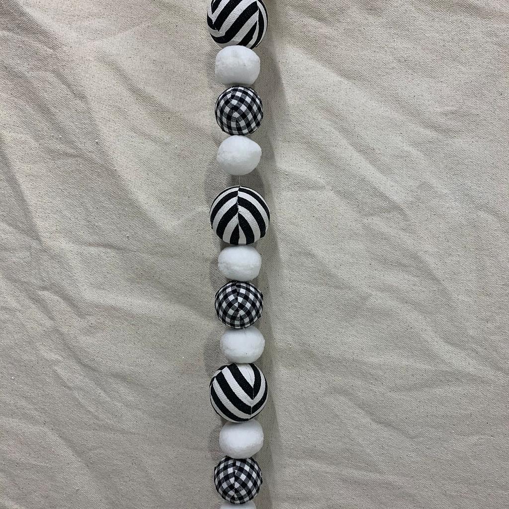 4' BALL STRING GARLAND BLACK/WHITE
