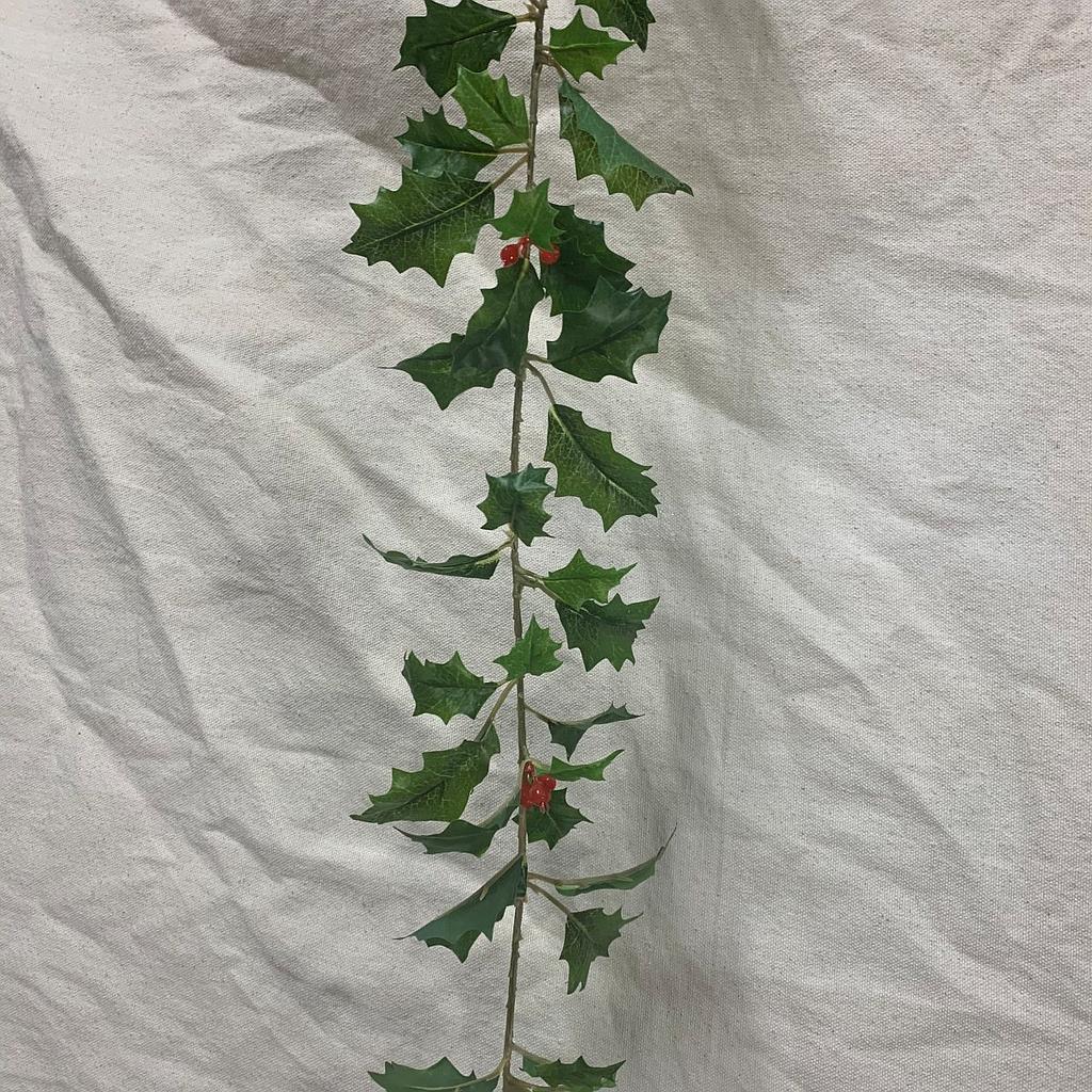 [XB1004-GRN] 6' HOLLY GARLAND GREEN (128 LVS)