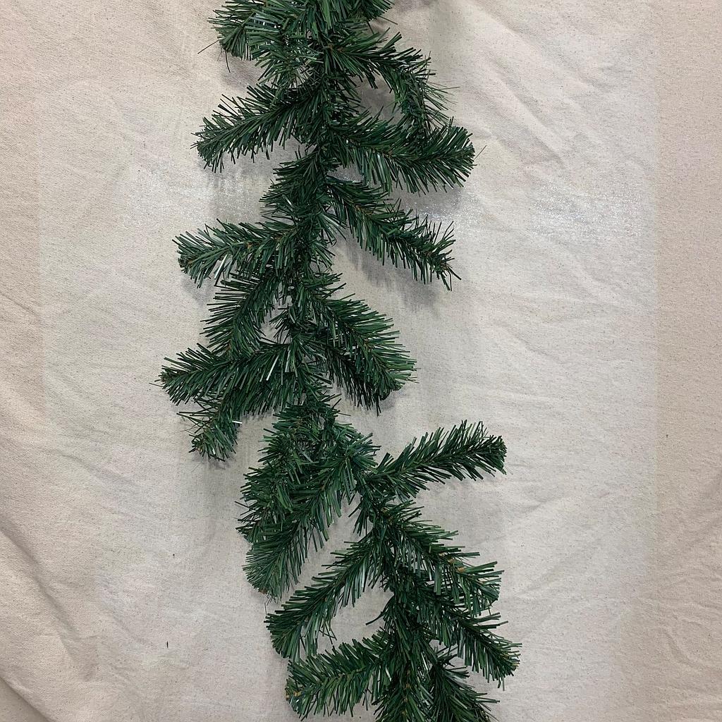 [XB1014] 9' PINE GARLAND (50 TIPS)