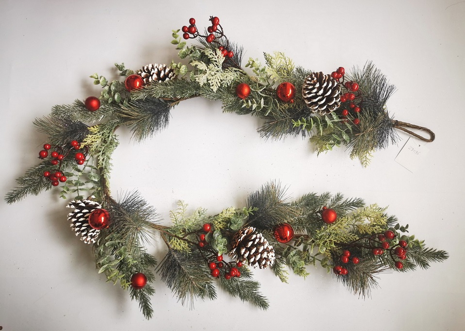 [XL4604] 5' MIXED PINE GARLAND W/ CONES & RED BERRIES FROSTED