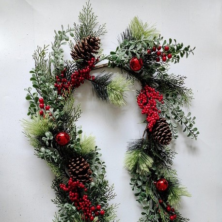 5' MIXED PINE & EUCALYPTUS GARLAND W/ BERRIES & CONES