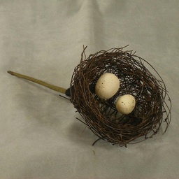 [S83083-1H] NEST 4&quot; NAT. TWIG W/EGGS &amp; PIC