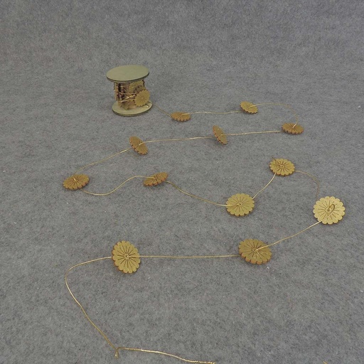 [SJF5005-GLD] 9' GARLAND 1.25" WOOD FLOWER WITH DETAIL  GOLD