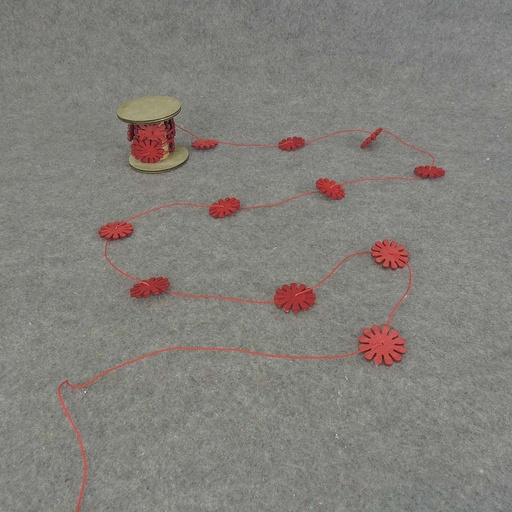 [SJF5007-RED] 9' GARLAND 1.25" SIMPLE WOOD FLOWER  RED