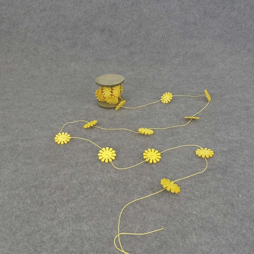 [SJF5007-YEL] 9' GARLAND 1.25" SIMPLE WOOD FLOWER  YELLOW