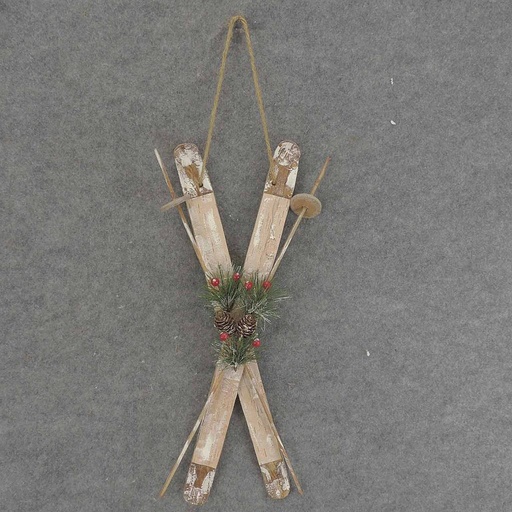 [XR6073] SKIS W/PINE/BERRIES 19"