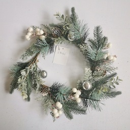 [XL4610] 11" PINE/EUCALYPTUS WREATH W/ CONES & WHITE BERRIES