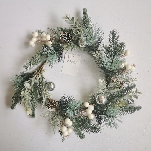 [XL4610] 11" PINE/EUCALYPTUS WREATH W/ CONES & WHITE BERRIES