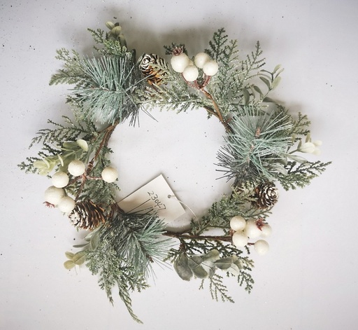 [XL4611] 9" PINE/EUCALYPTUS WREATH W/ CONES & WHITE BERRIES