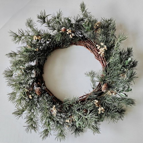 [XL5601] 16" PINE WREATH W/ CONES & CREAM BERRIES