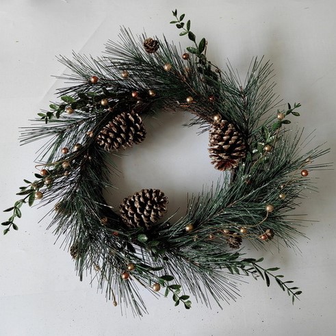 [XL5628] 20" GLITTER PINE WREATH W/ CONES & GOLD BERRIES